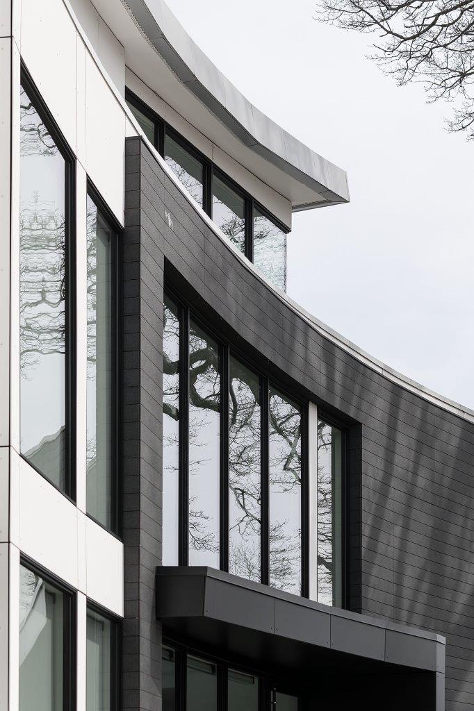 Cul De Sac Home — Detail photo 3